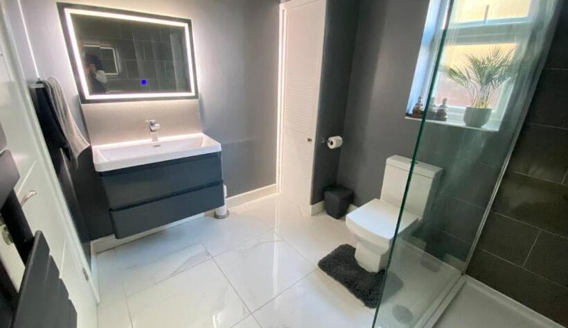 ベッドアンドブレックファースト Luxury Studio Apartment, Beckenham