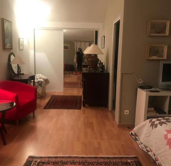 Bed and Breakfast Villa De Garrigue