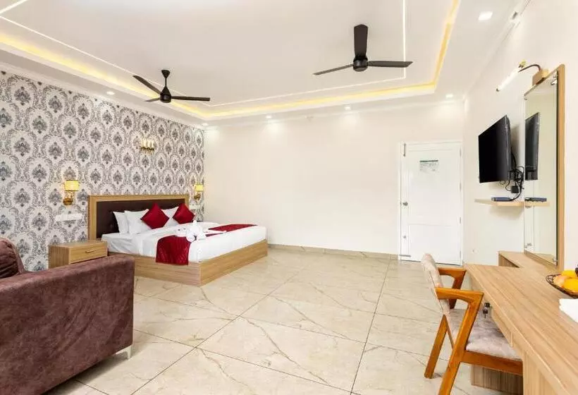 ホテル Esaa Airport