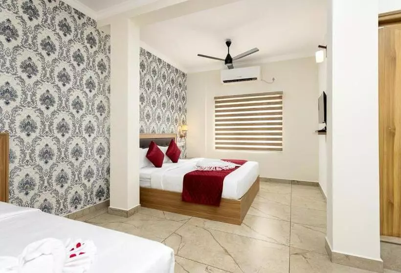 ホテル Esaa Airport