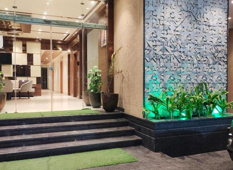 Отель Ananda Castle