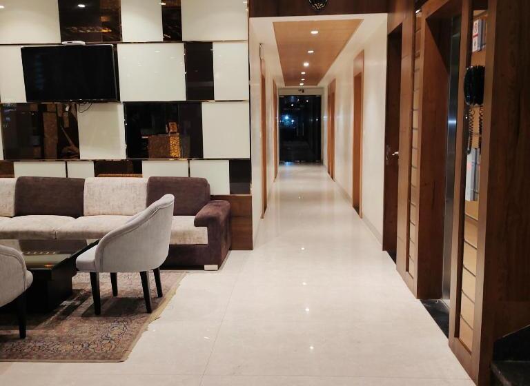 Отель Ananda Castle