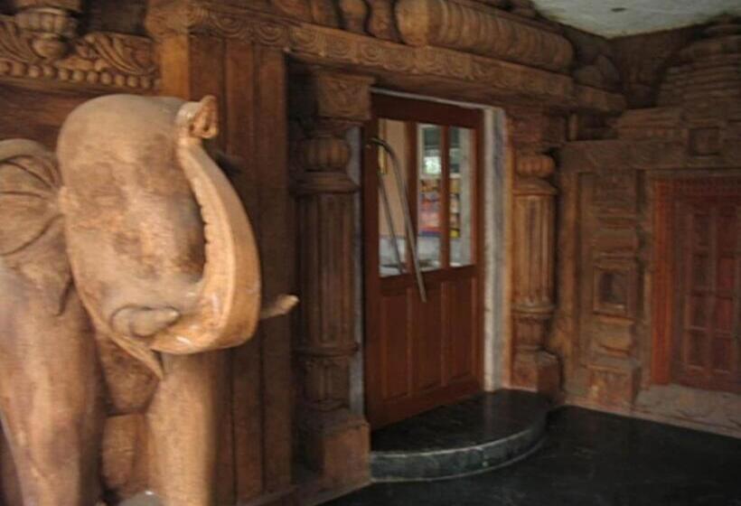 Отель Ananda Castle