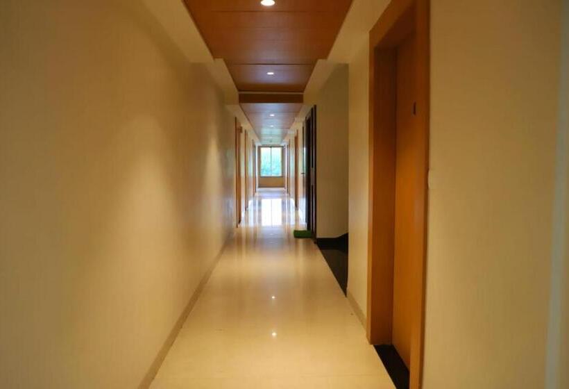 Отель Ananda Castle