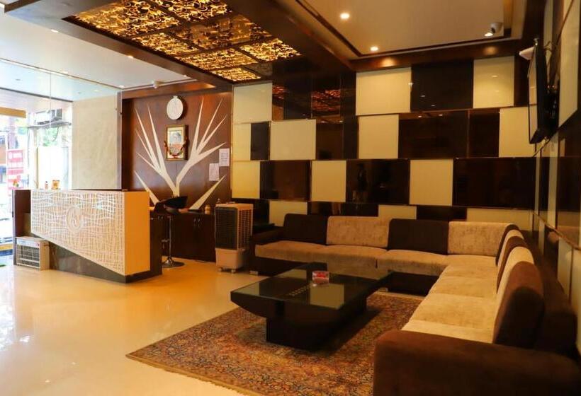 Отель Ananda Castle