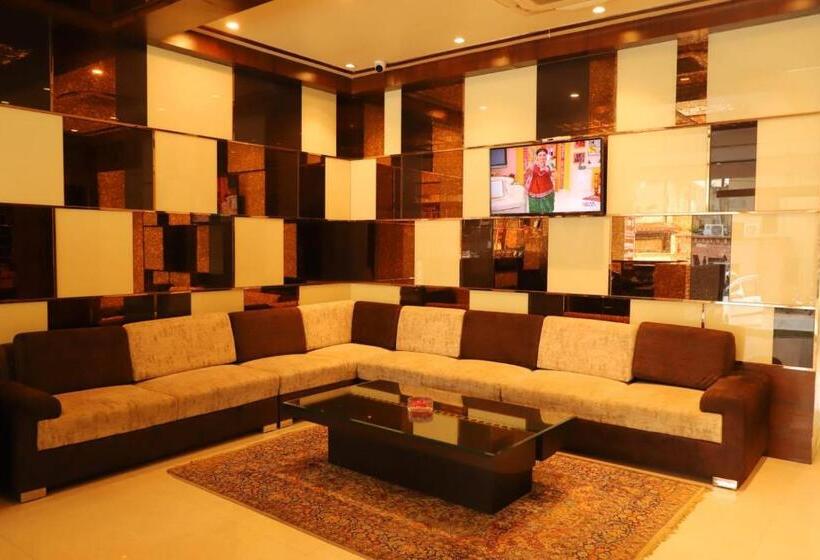 Отель Ananda Castle