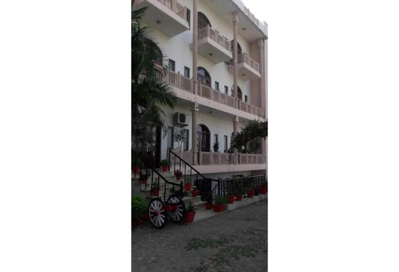 בית מלון כפרי Fort View Madhya Pradesh