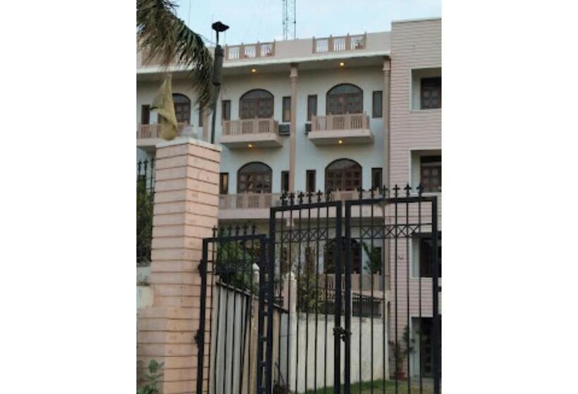 בית מלון כפרי Fort View Madhya Pradesh