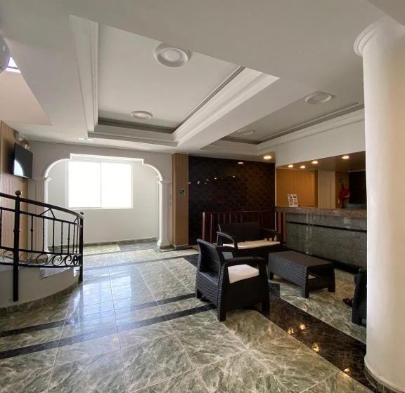 Отель Holiday Sai