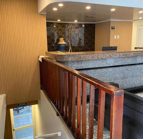 Отель Holiday Sai