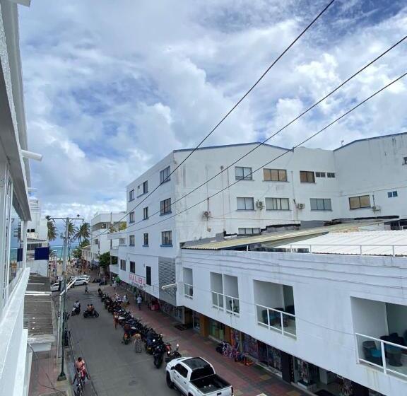 Отель Holiday Sai