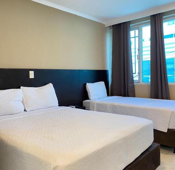 Отель Holiday Sai