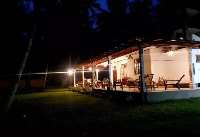 ホテル Jayandra Holiday Bungalow