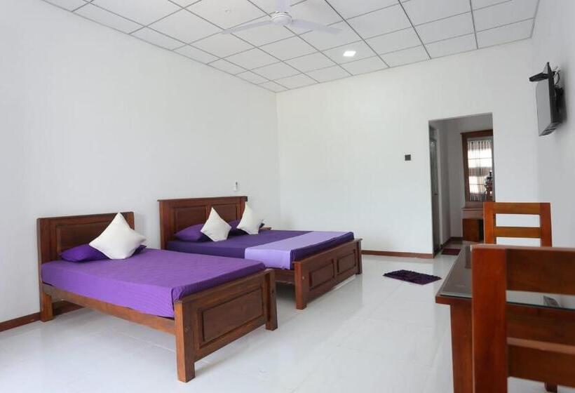 ホテル Kumbuk Sewana Villa