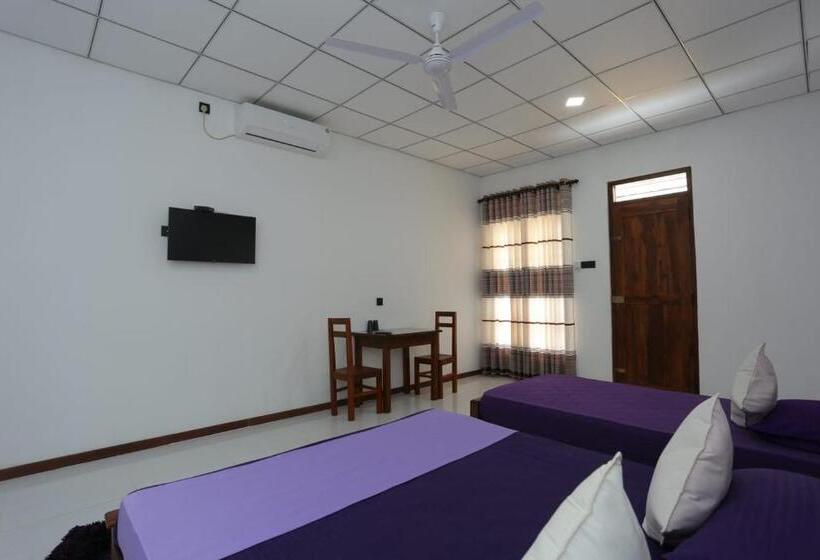 ホテル Kumbuk Sewana Villa