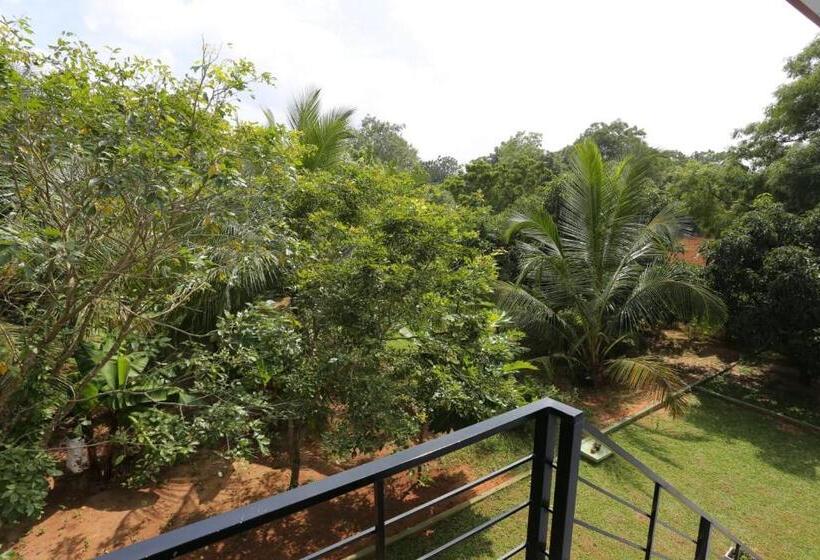 ホテル Kumbuk Sewana Villa