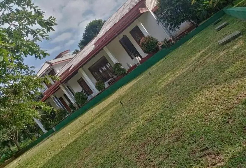 ホテル Kumbuk Sewana Villa