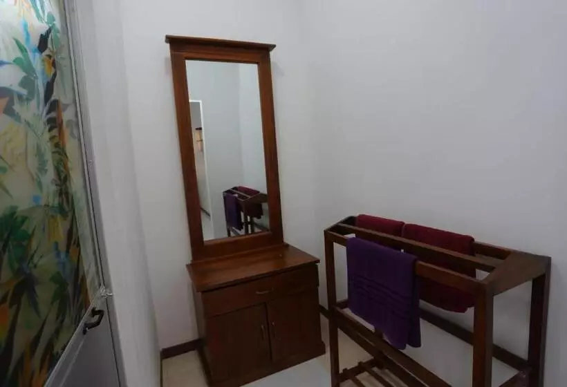 ホテル Kumbuk Sewana Villa