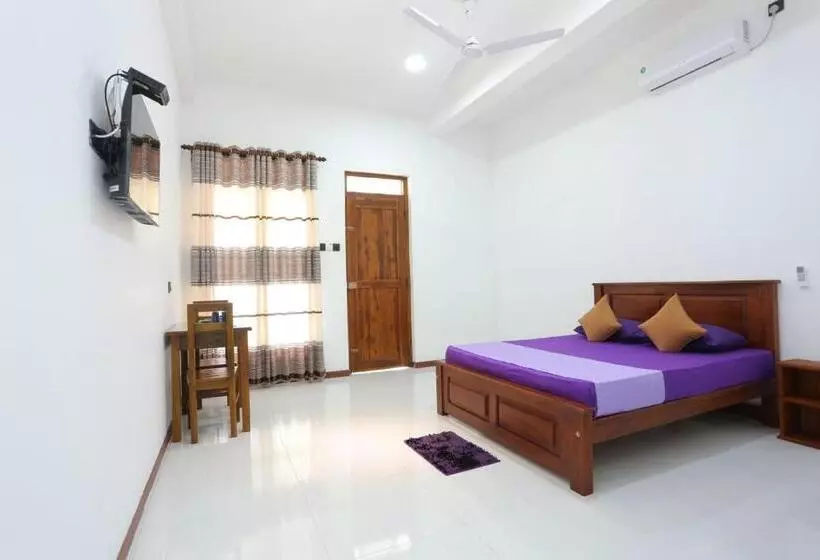 ホテル Kumbuk Sewana Villa