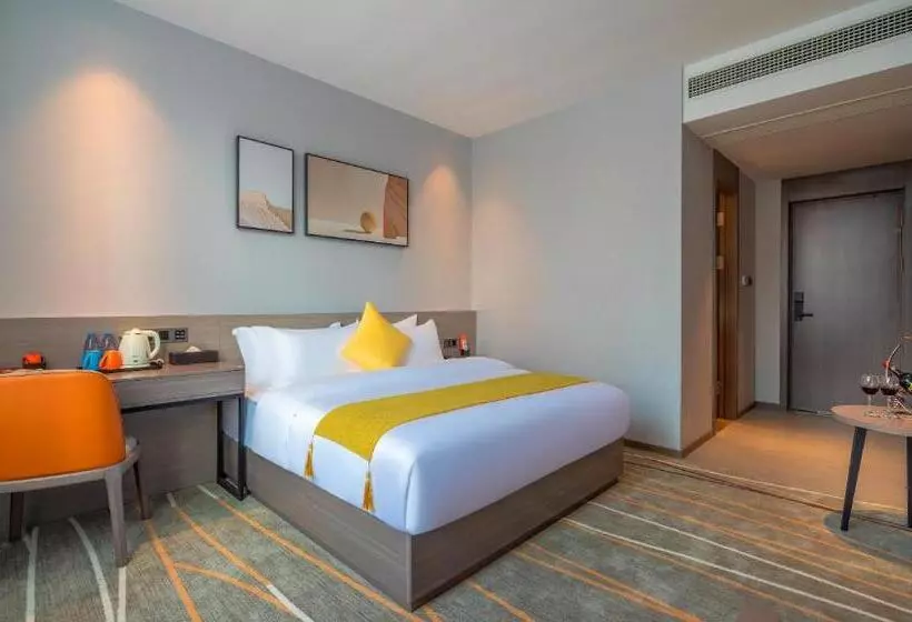 Hotelli Luzhou Baian Smart