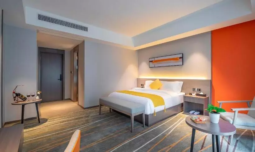 Hotelli Luzhou Baian Smart