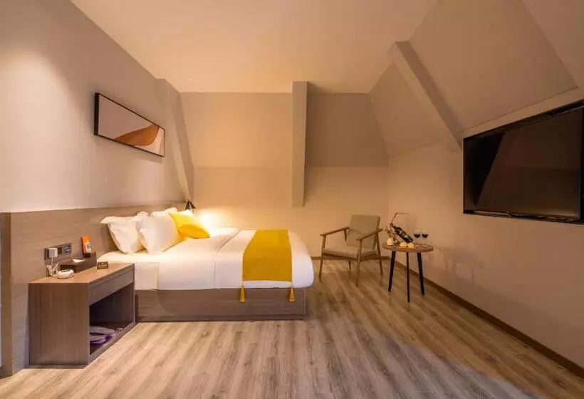 Hotelli Luzhou Baian Smart