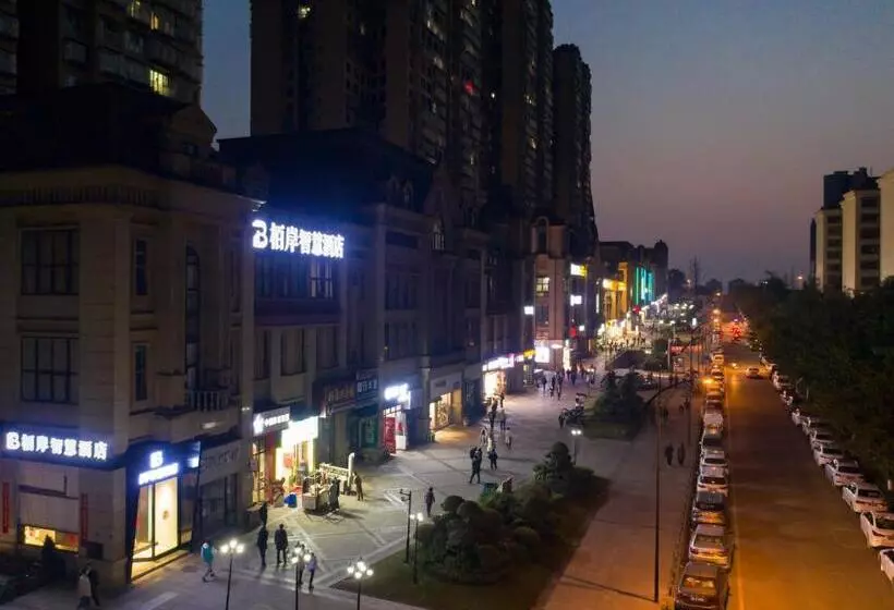 Hotelli Luzhou Baian Smart