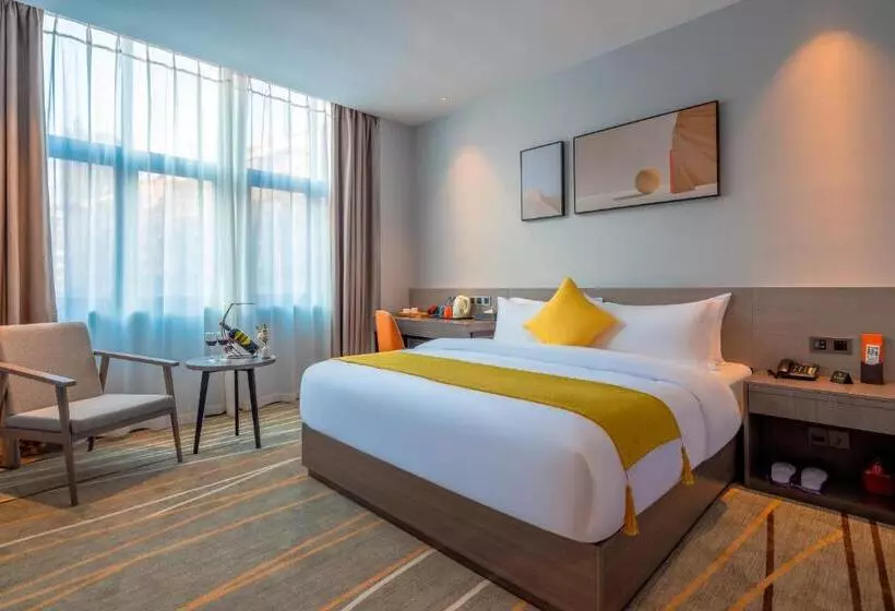 Hotelli Luzhou Baian Smart