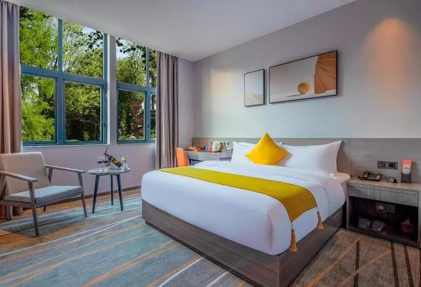 Hotelli Luzhou Baian Smart