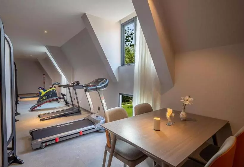 Hotelli Luzhou Baian Smart