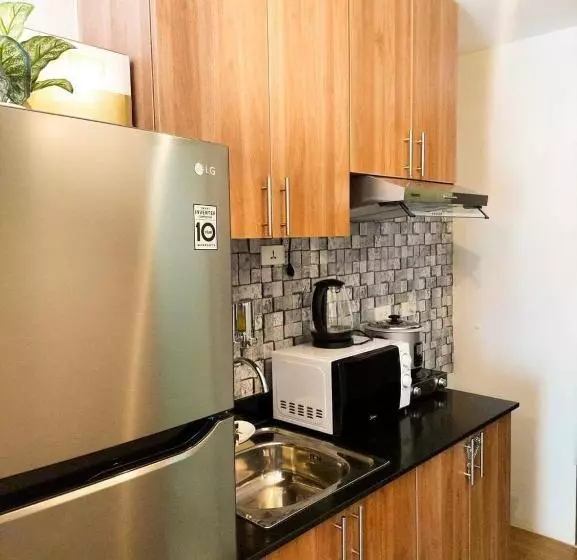 ホテル Serenity Stay Condo At 5th Floor The Loop Tower Limketkai Center Lucky 11