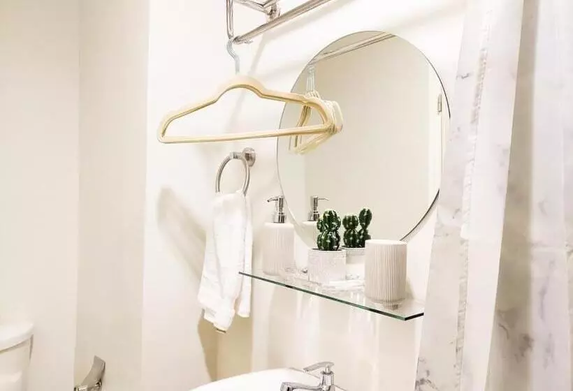 ホテル Serenity Stay Condo At 5th Floor The Loop Tower Limketkai Center Lucky 11