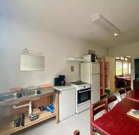 La Baleine Blanche   Hostel