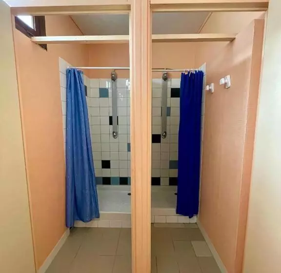 La Baleine Blanche   Hostel