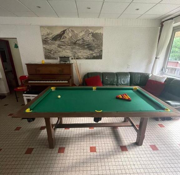 La Baleine Blanche   Hostel