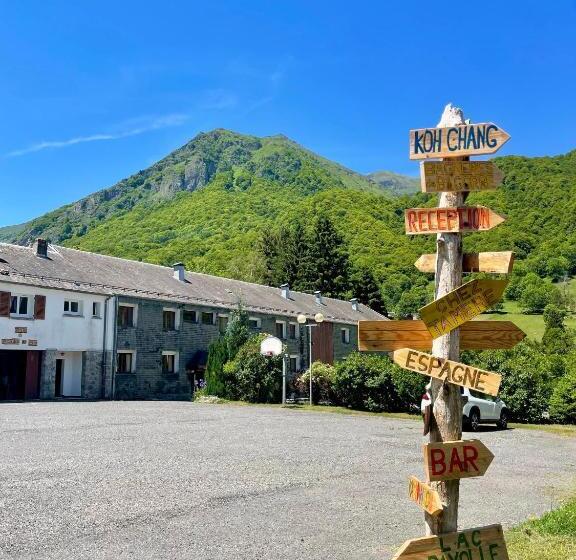 La Baleine Blanche   Hostel