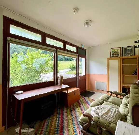 La Baleine Blanche   Hostel