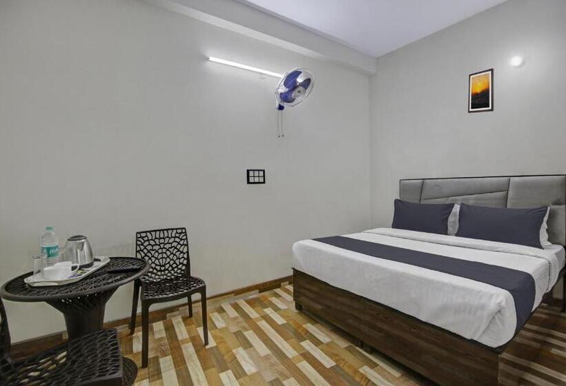 Oyo Hotel Super Dream