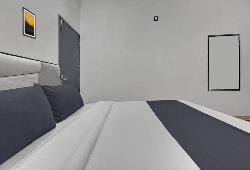 Oyo Hotel Super Dream