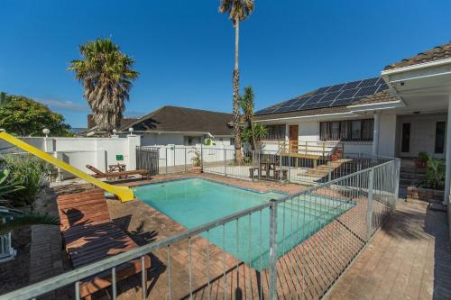 بنسيون 16 On 7th Guesthouse Summerstrand