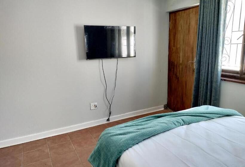 بنسيون 16 On 7th Guesthouse Summerstrand