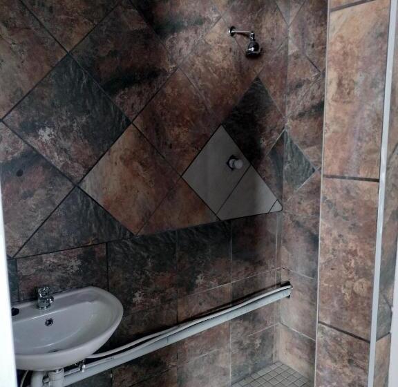 بنسيون 16 On 7th Guesthouse Summerstrand