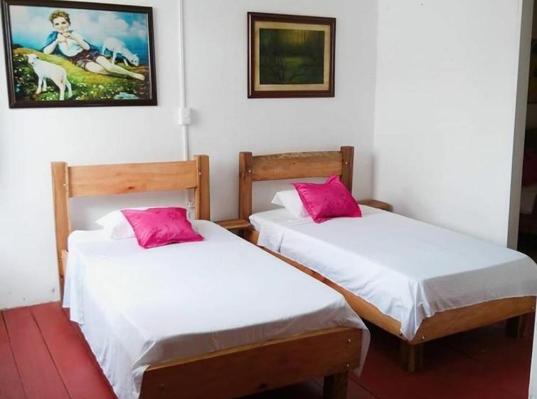 פנסיון Hostal Arbol Cafe Caicedonia