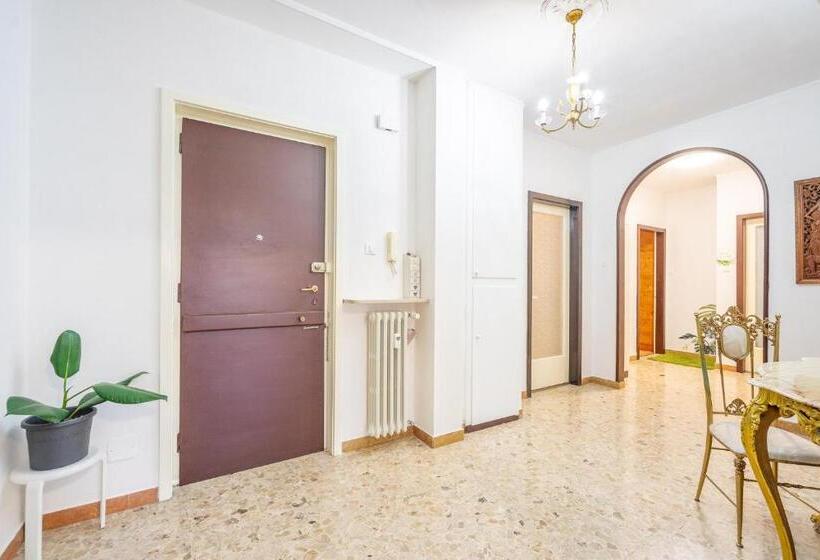 پانسیون Orlando Home