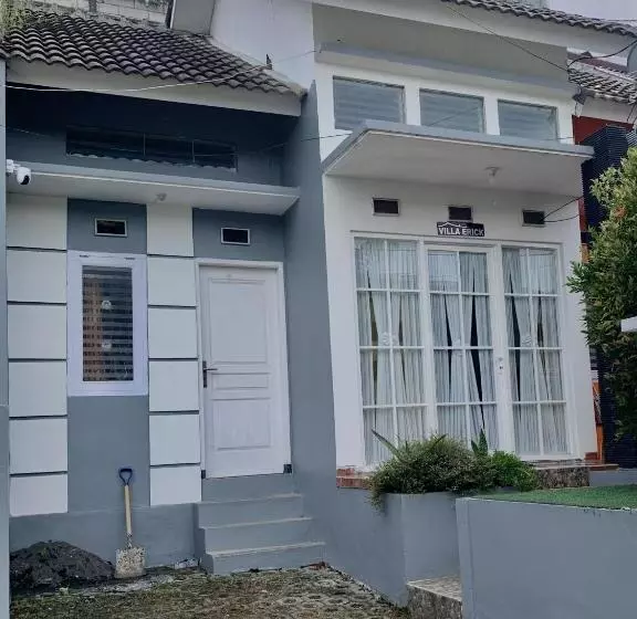 ペンション Villa Erick Batu Dekat Jatimpark 2