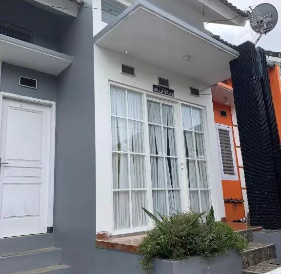 ペンション Villa Erick Batu Dekat Jatimpark 2