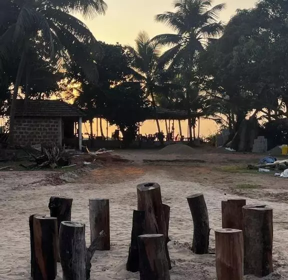 Revibe Beach Hostel Gokarna