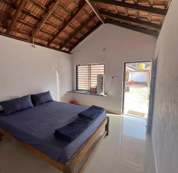 Revibe Beach Hostel Gokarna
