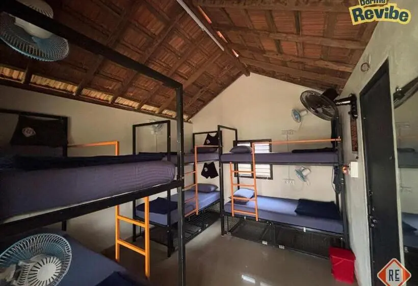 Revibe Beach Hostel Gokarna