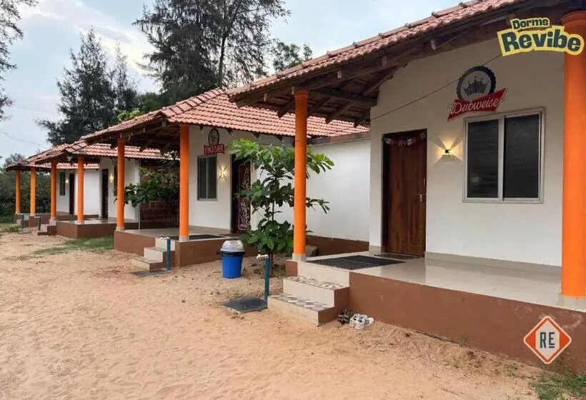 Revibe Beach Hostel Gokarna